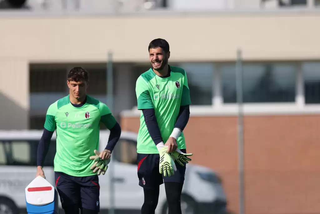 战术会议在-2，来自 #UdineseBFC、拉瓦利亚和伊姆莫比尔在组内–博洛尼亚俱乐部中文粉丝网